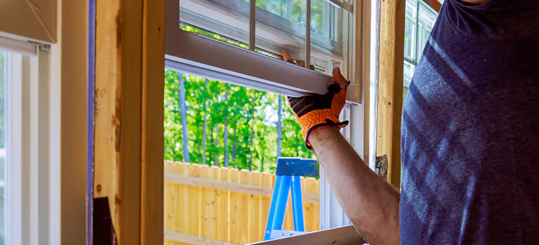 >Bay Window Curtain Rail Track in Burnaby, British Columbia